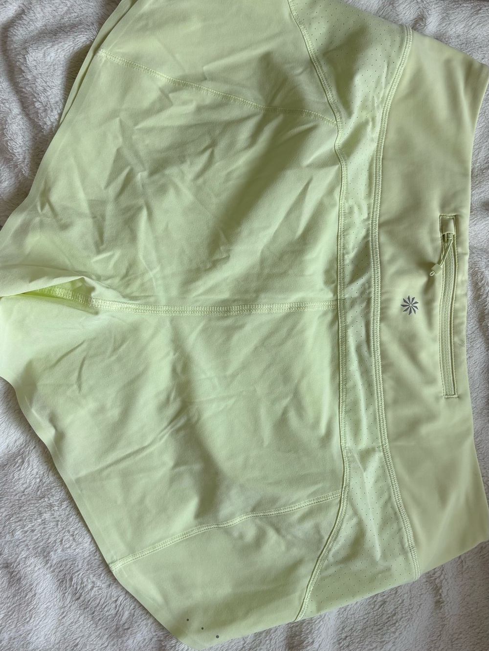 Athleta 3.5 in Run With It Athletic shorts
